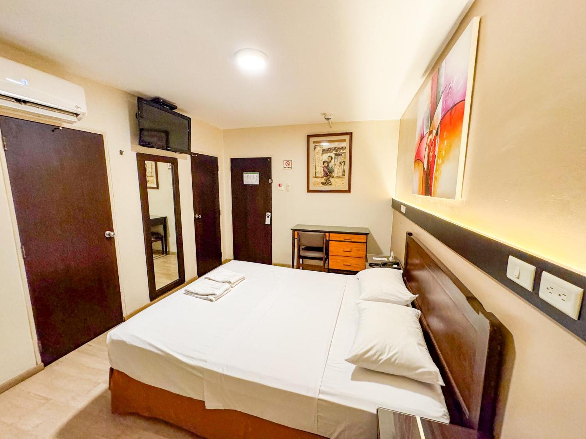 Gh Alexander Hotel Гуаякуил Екстериор снимка