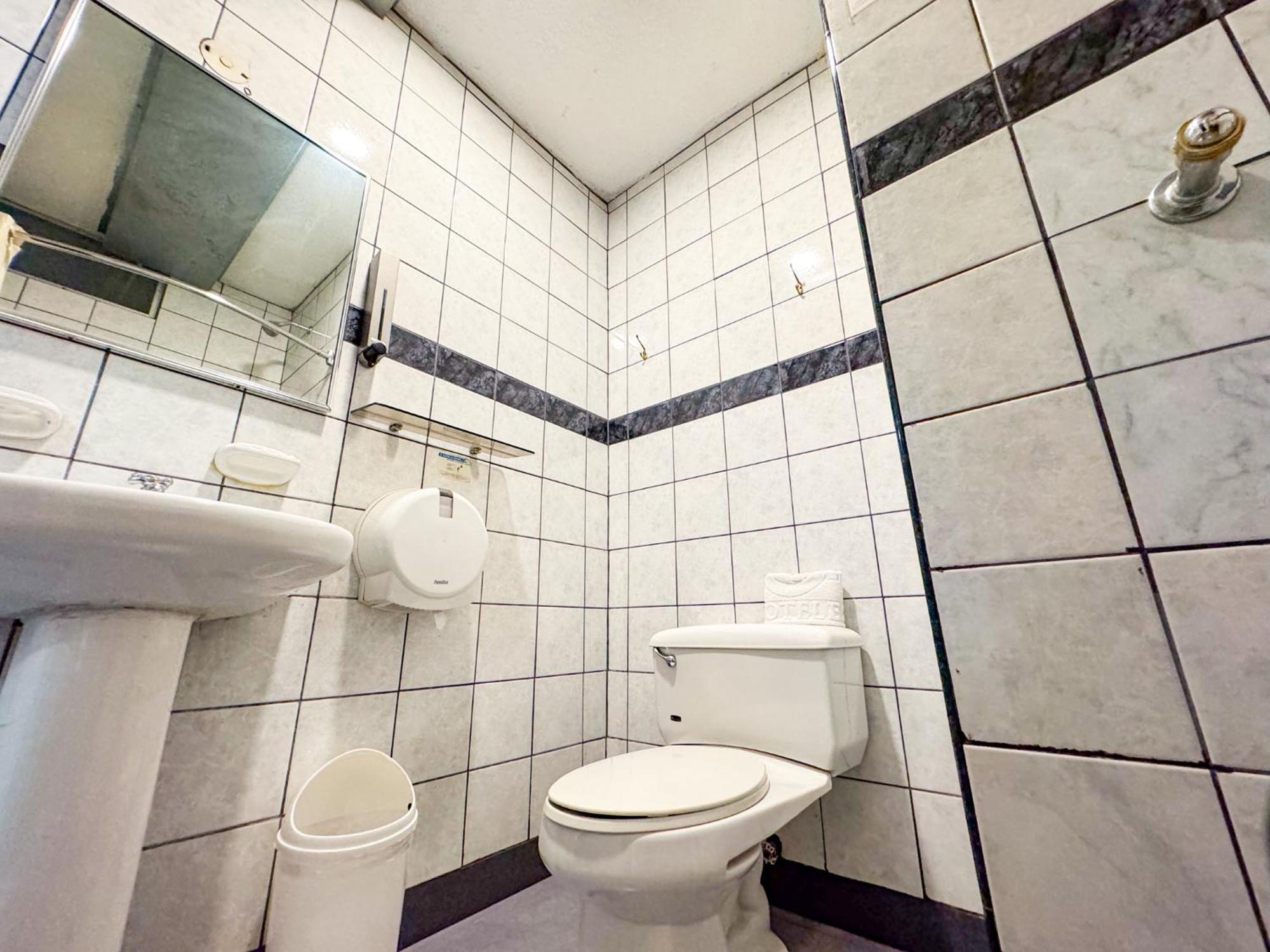 Gh Alexander Hotel Гуаякуил Екстериор снимка