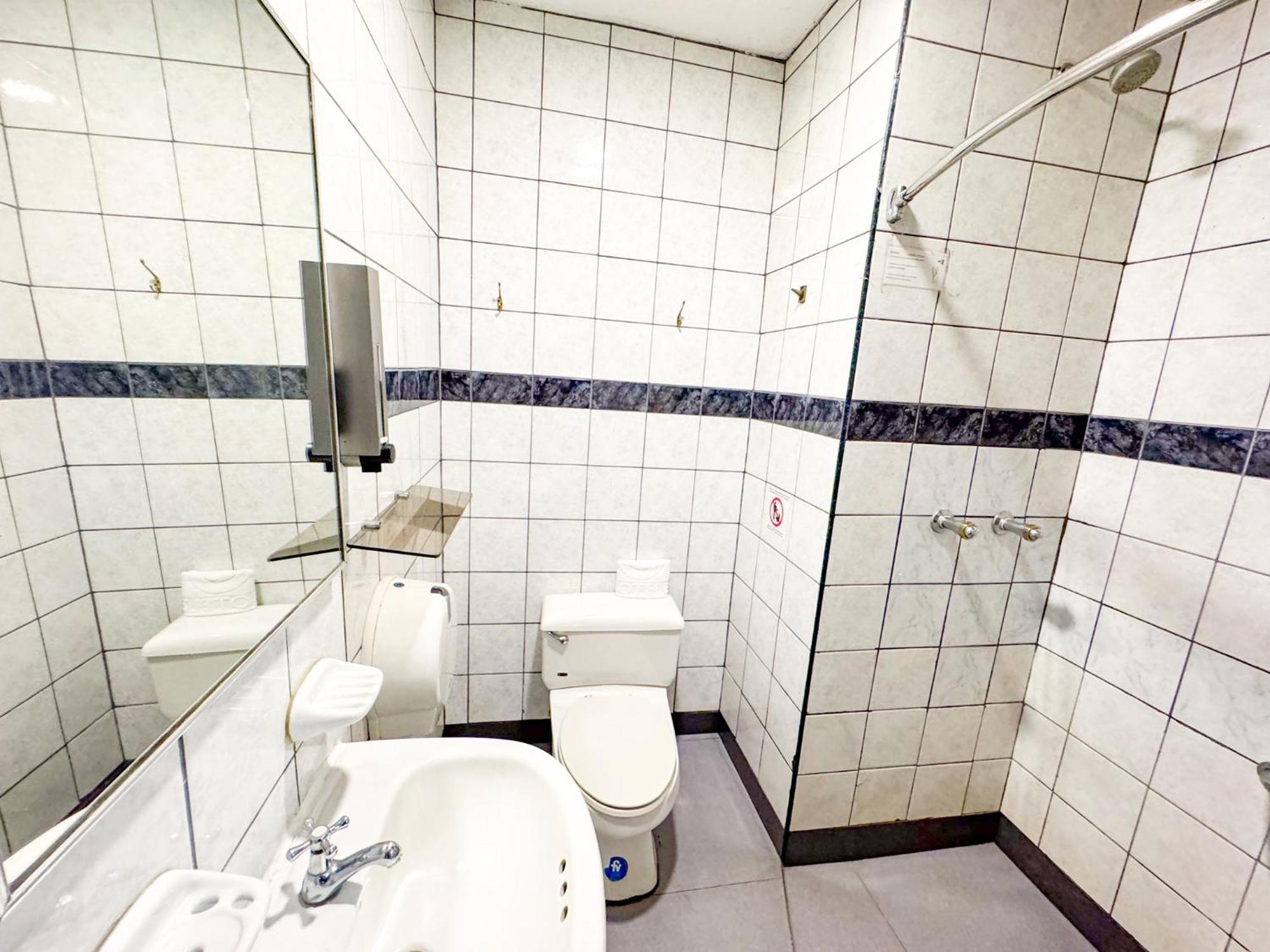 Gh Alexander Hotel Гуаякуил Екстериор снимка