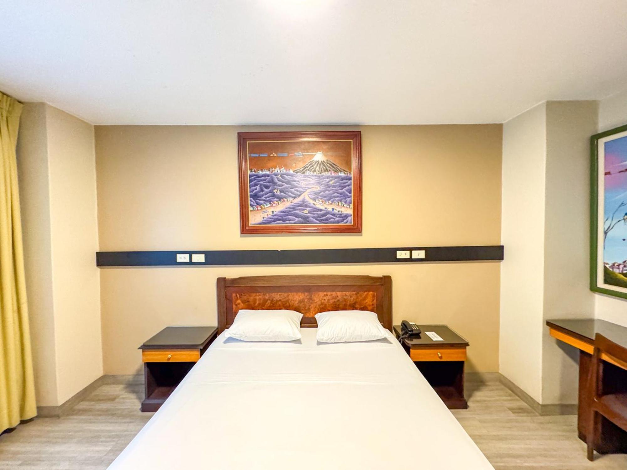 Gh Alexander Hotel Гуаякуил Екстериор снимка