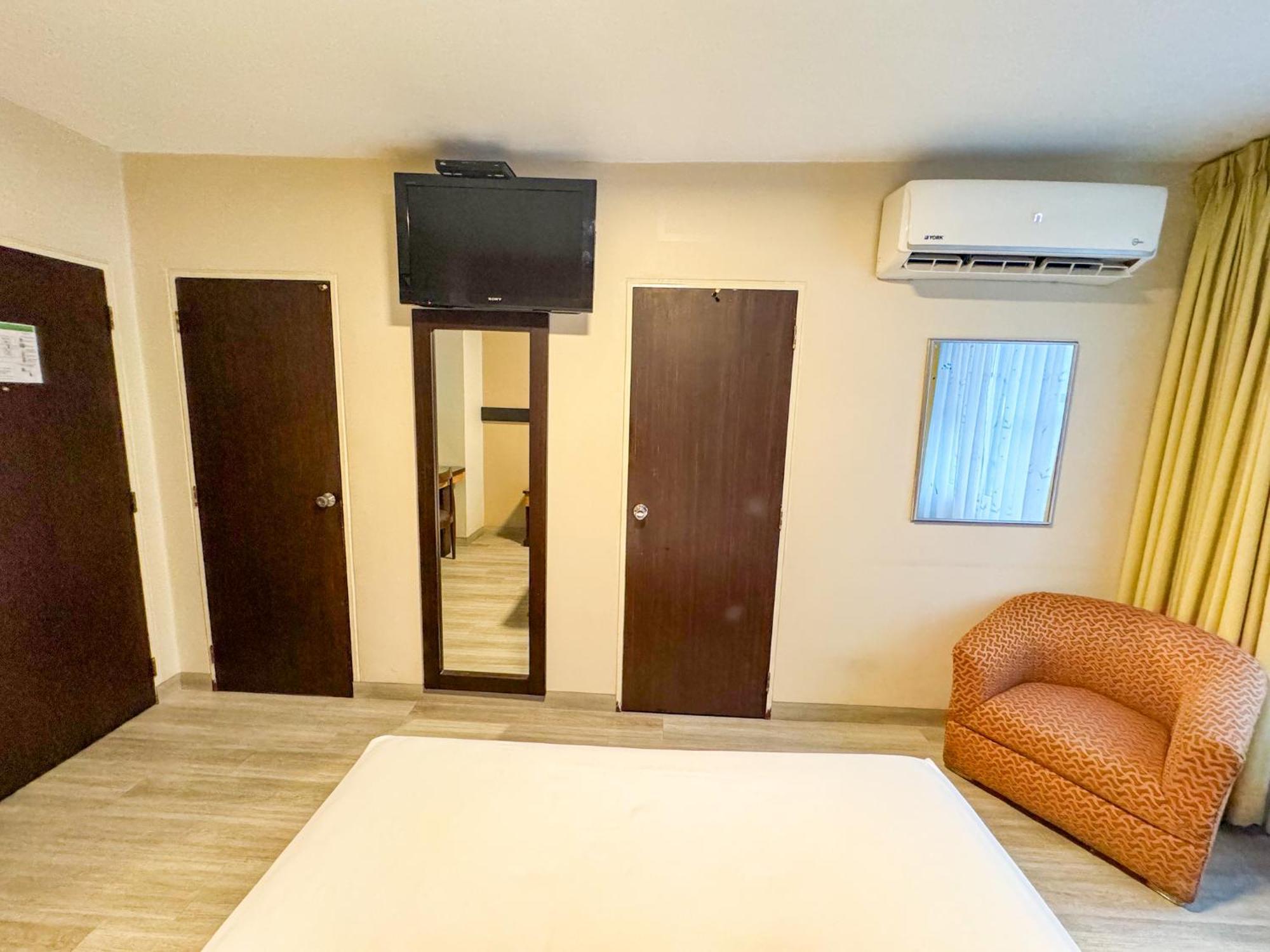Gh Alexander Hotel Гуаякуил Екстериор снимка